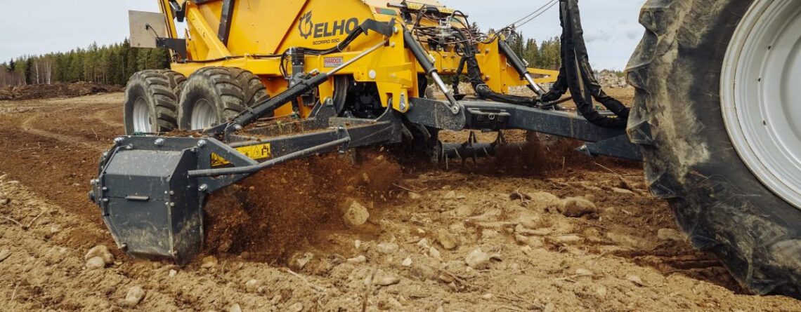 Elhol Stone picker at Central Injection Agri