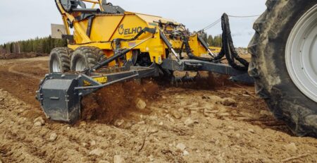 Elhol Stone picker at Central Injection Agri